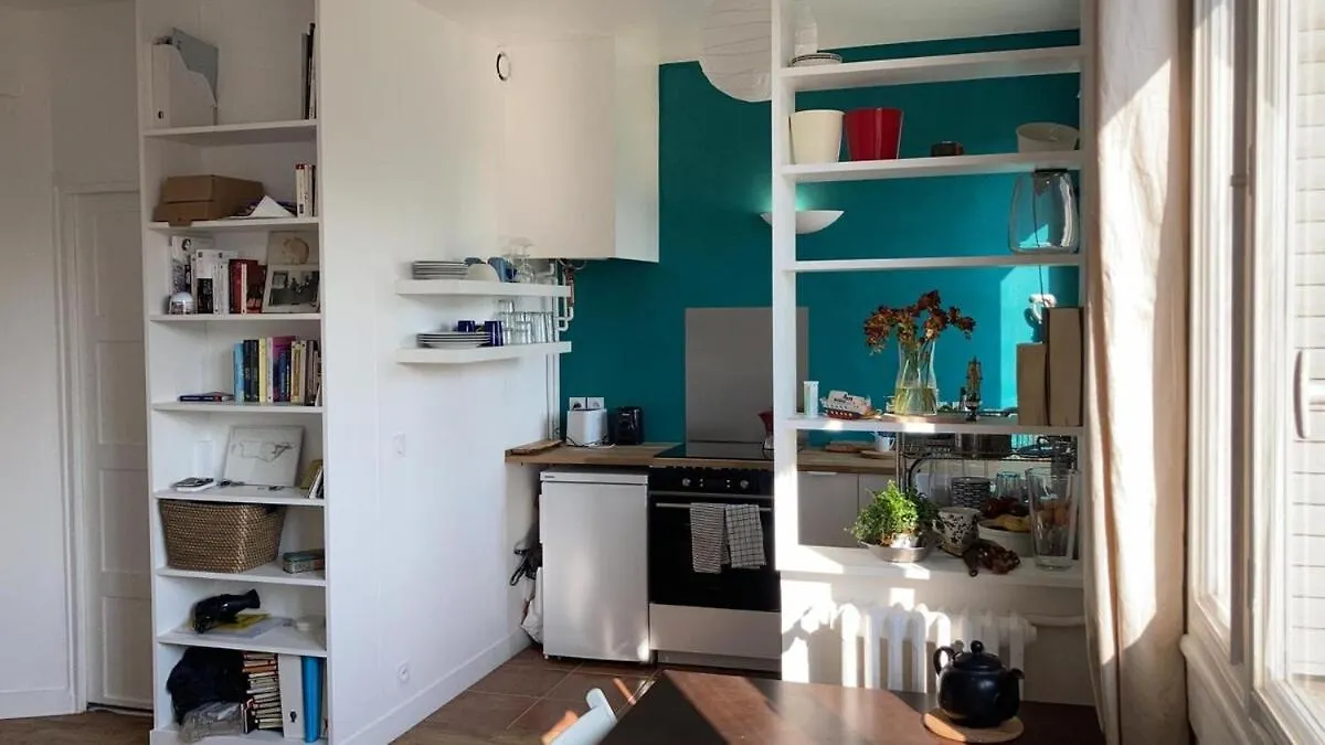 Beautiful Studio On The Banks Of The Ourcq Canal Paris France