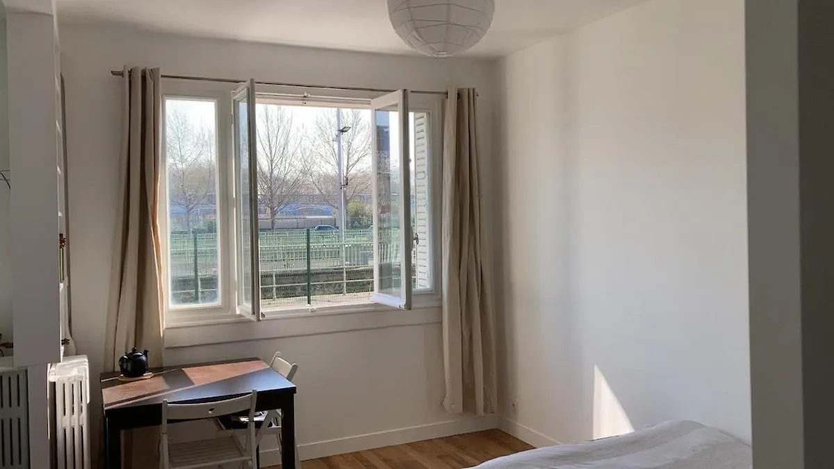 Beautiful Studio On The Banks Of The Ourcq Canal Paris